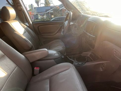 Used 2005 Toyota Sequoia SR5 w/ Convenience Pkg RWD image 17