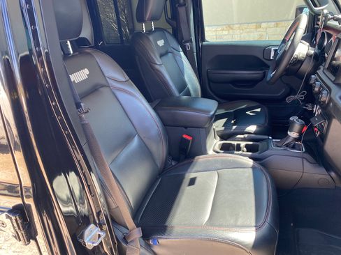 Used 2023 Jeep Gladiator Rubicon image 30