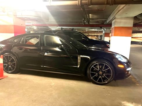 Used 2023 Porsche Panamera 4 Platinum Edition AWD/4WD image 2