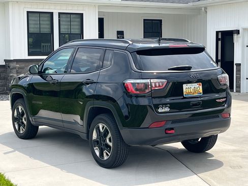 Used 2018 Jeep Compass Trailhawk w/ Leather Interior Group AWD/4WD image 5