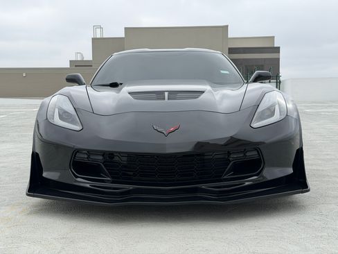 Used 2015 Chevrolet Corvette Z06 w/ 3LZ Preferred Equipment Group RWD image 2