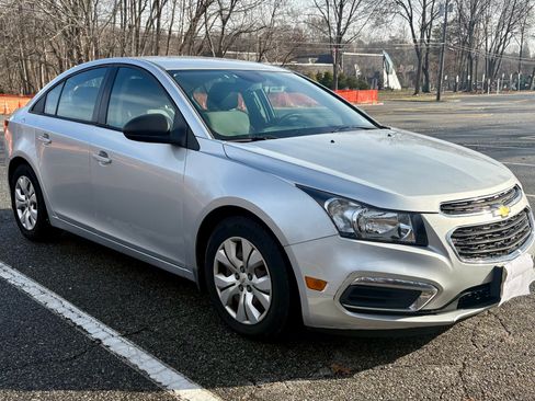 Used 2015 Chevrolet Cruze LS image 10
