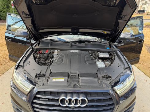 Used 2017 Audi Q7 3.0T Prestige image 4