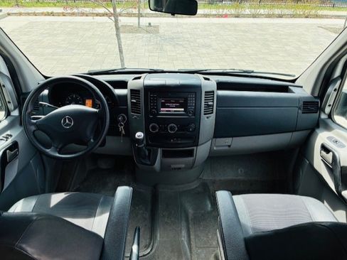 Used 2016 Mercedes-Benz Sprinter 2500 image 10