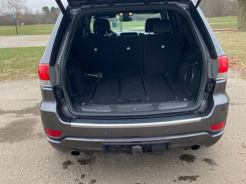 Used 2017 Jeep Grand Cherokee Overland image 14