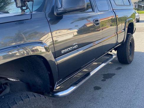 Used 2004 Chevrolet Silverado 2500 LS w/ Skid Plate Package image 2