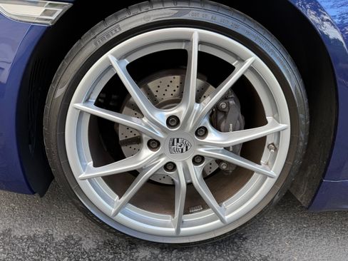 Used 2024 Porsche 718 Cayman RWD image 10