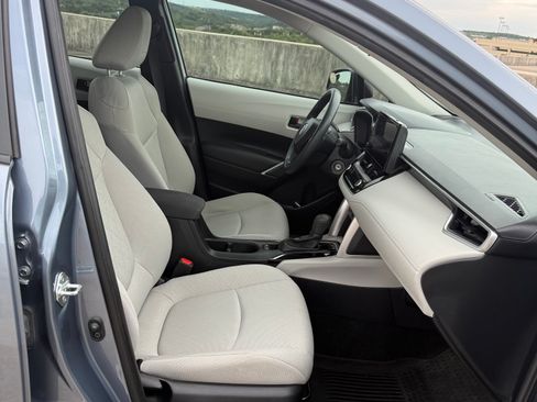 Used 2023 Toyota Corolla Cross L FWD image 10