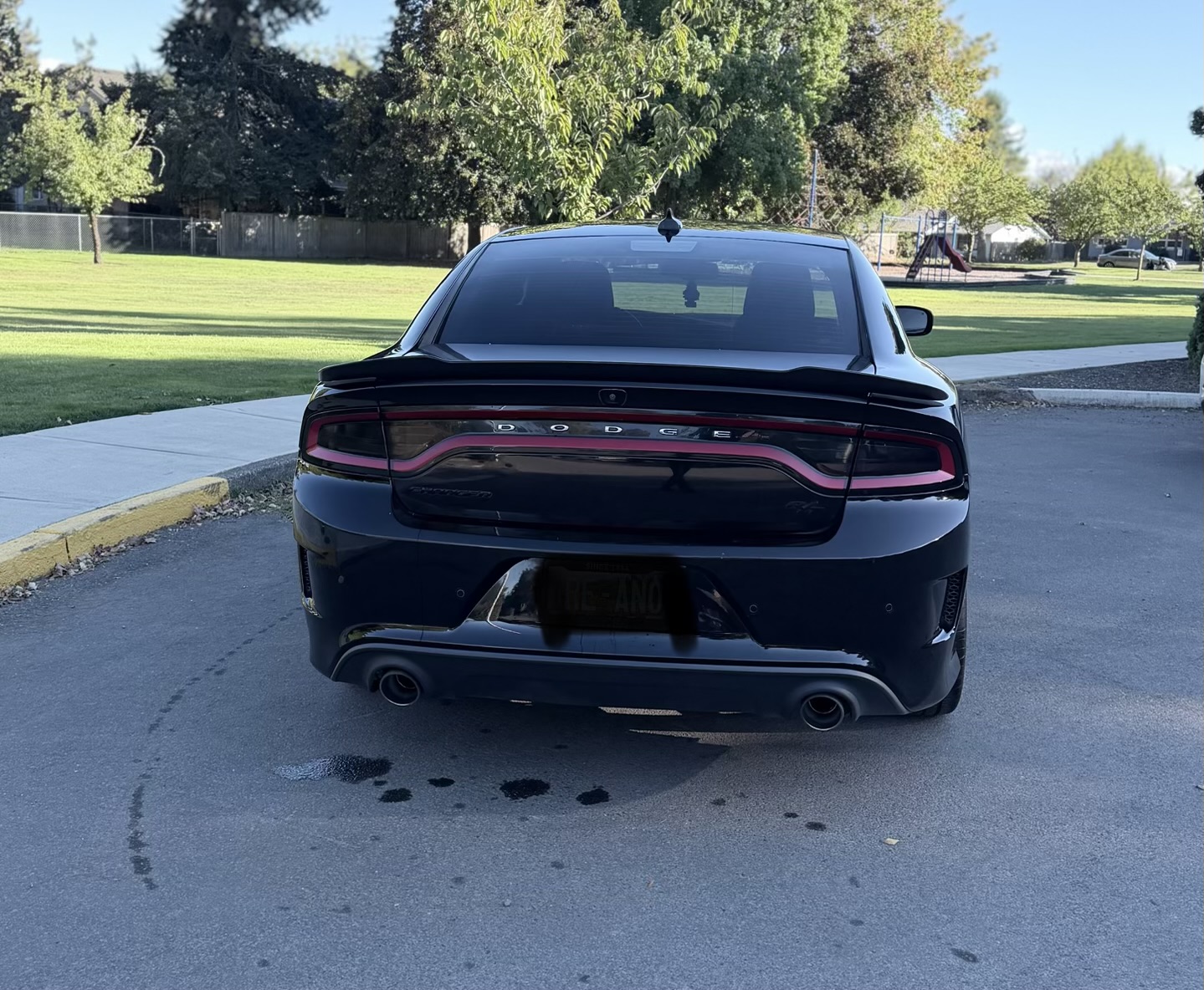 Used 2018 Dodge Charger R/T w/ Blacktop Package RWD image 9