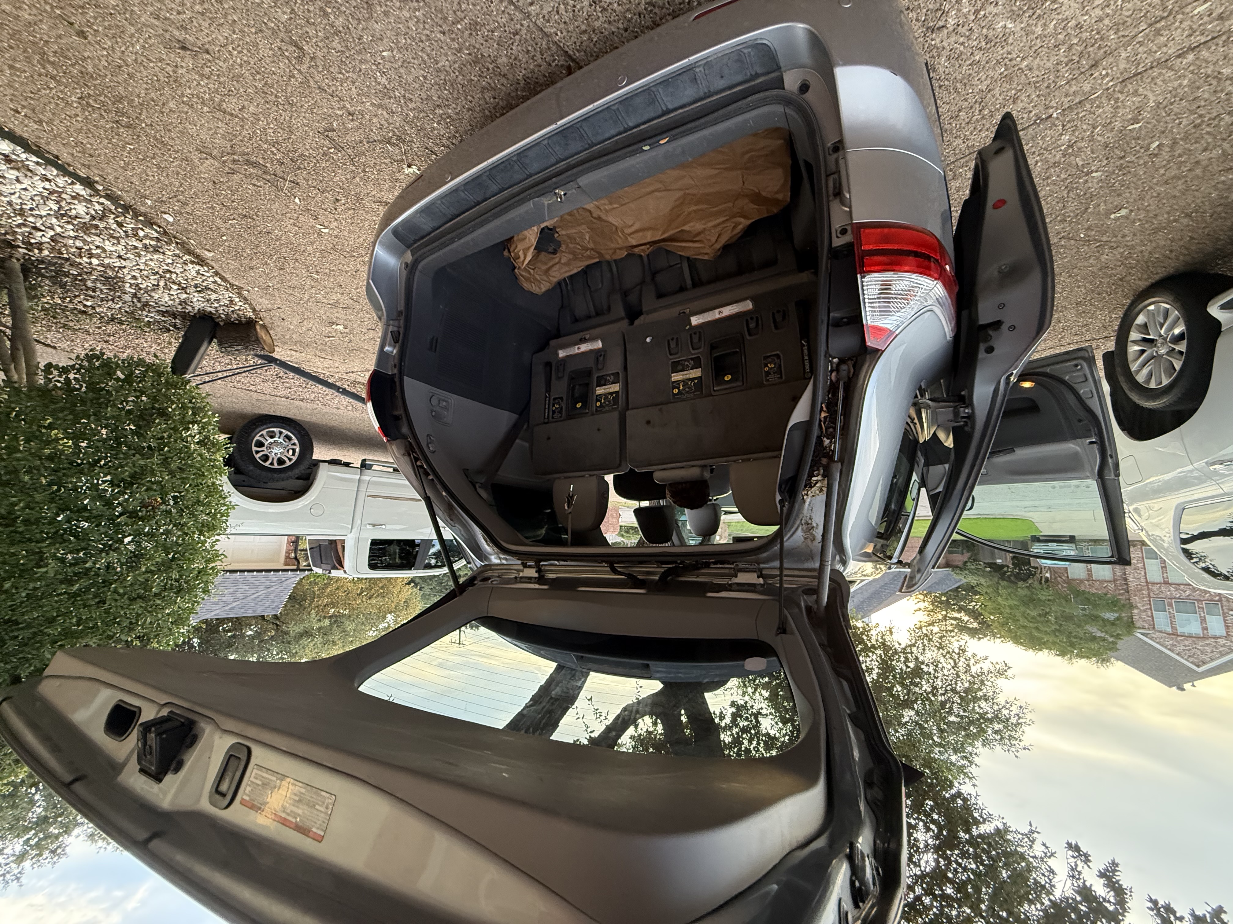 Used 2017 Toyota Sienna XLE Premium FWD image 12