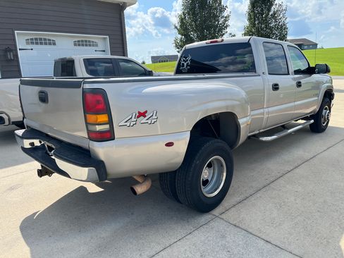 Used 2004 Chevrolet Silverado 3500 4x4 Crew Cab w/ Skid Plate Package image 4