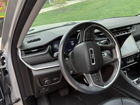 Used 2021 Jeep Grand Cherokee L Limited w/ Luxury Tech Group II image 9