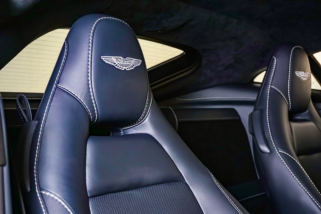 Used 2020 Aston Martin V8 Vantage Coupe RWD image 8