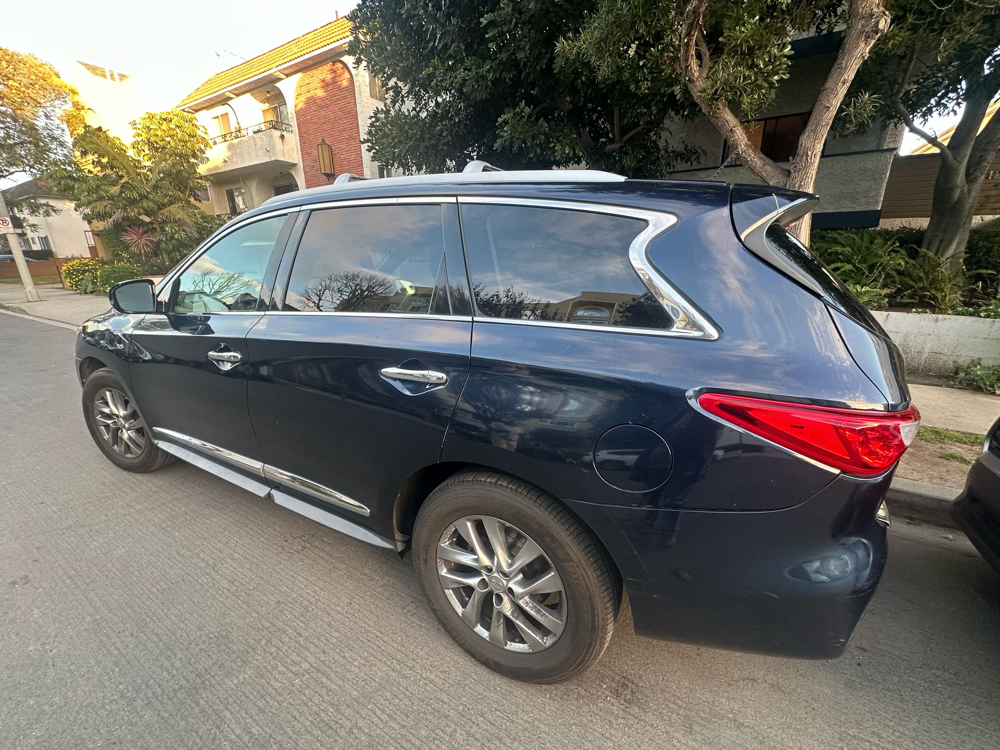 Used 2015 INFINITI QX60 FWD image 2