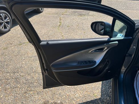 Used 2011 Chevrolet Volt image 16