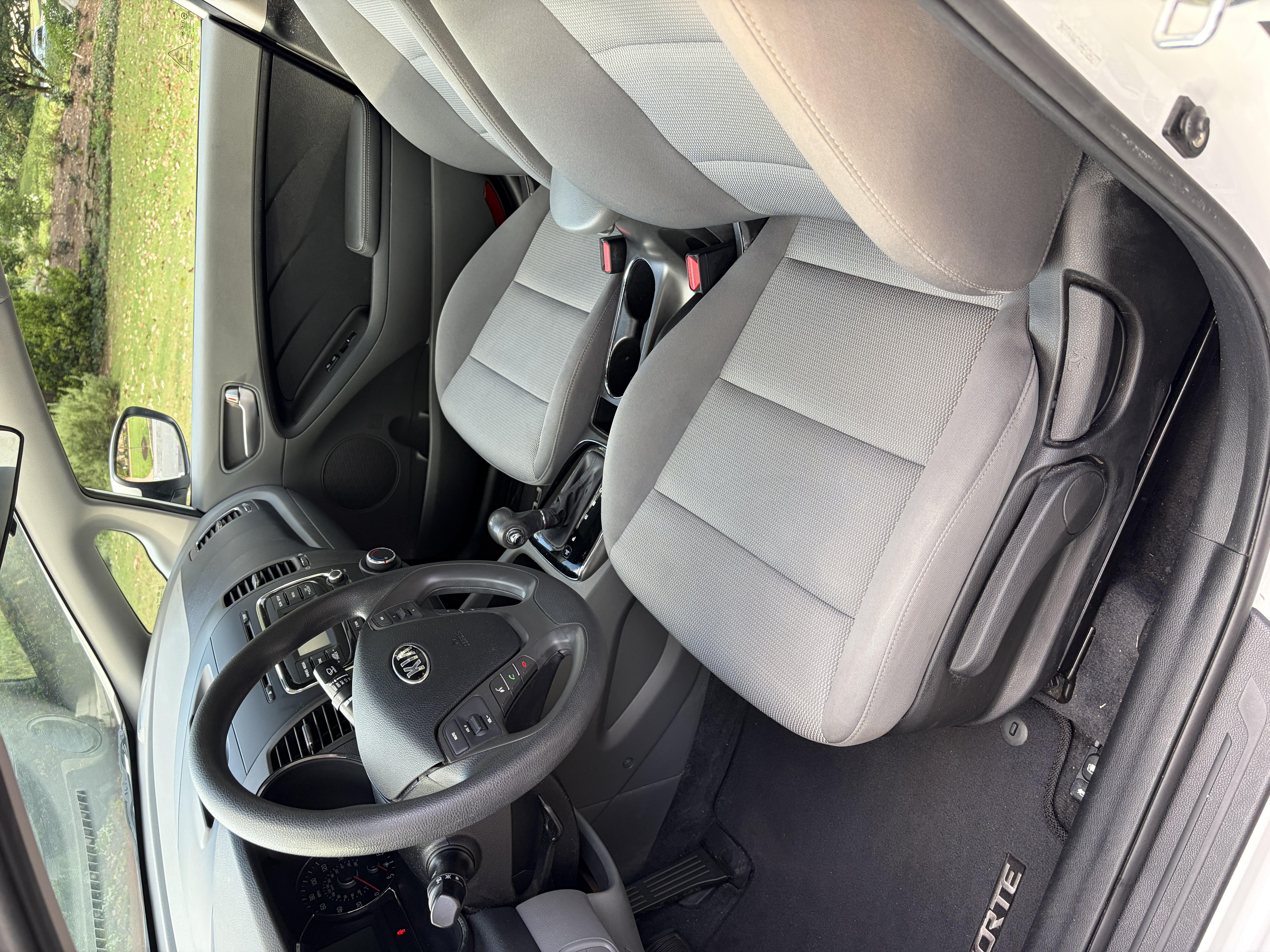 Used 2017 Kia Forte LX FWD image 10
