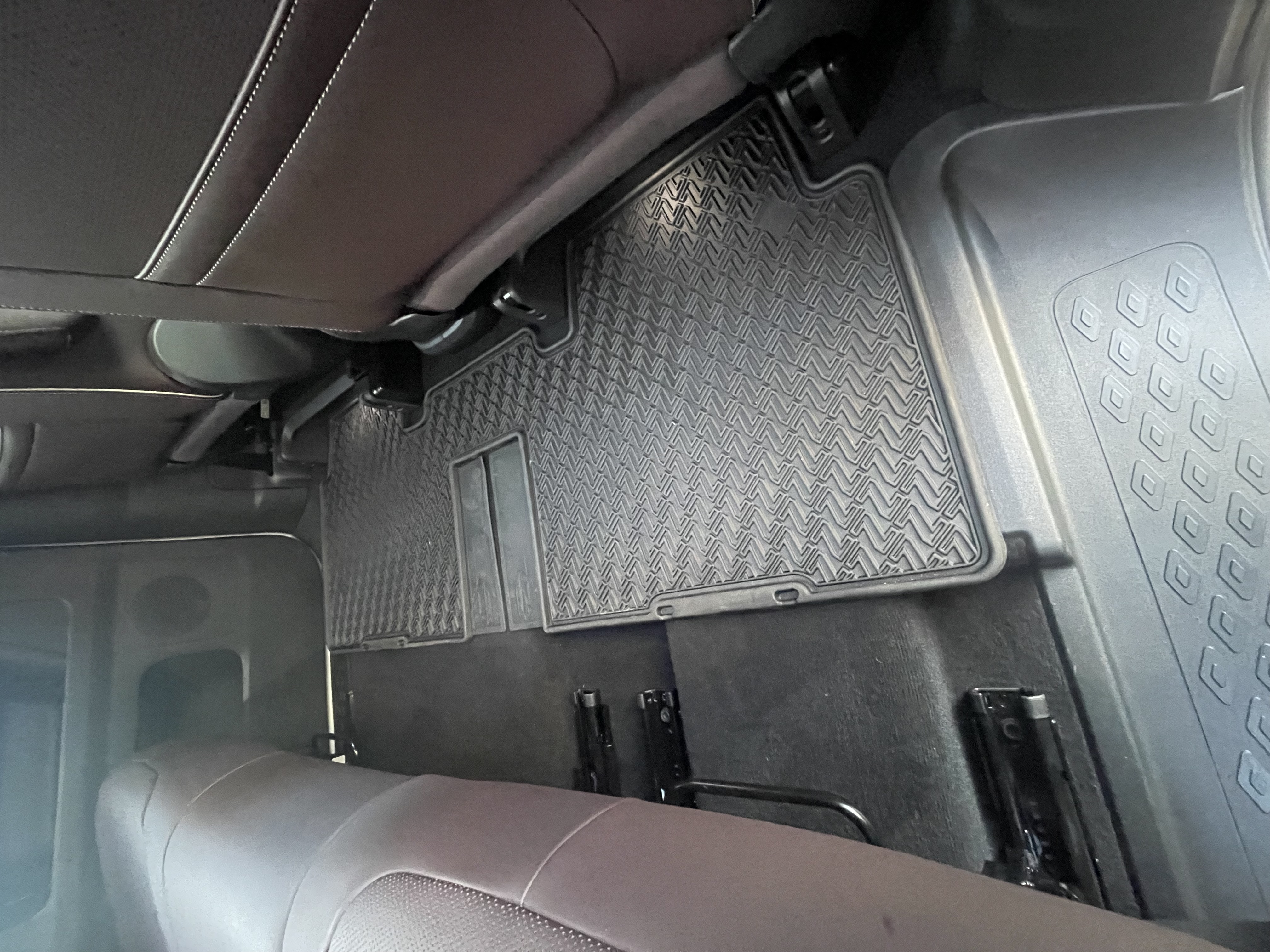 Used 2025 Volkswagen ID. Buzz Pro S RWD image 10