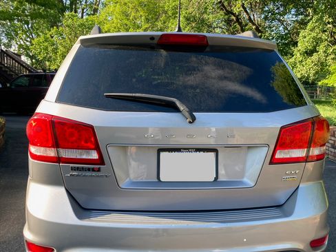 Used 2017 Dodge Journey SXT w/ Comfort/Convenience Group FWD image 11