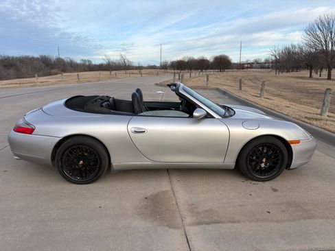 Used 2001 Porsche 911 Carrera image 10