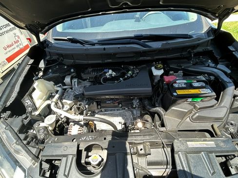 Used 2017 Nissan Rogue SV FWD image 9