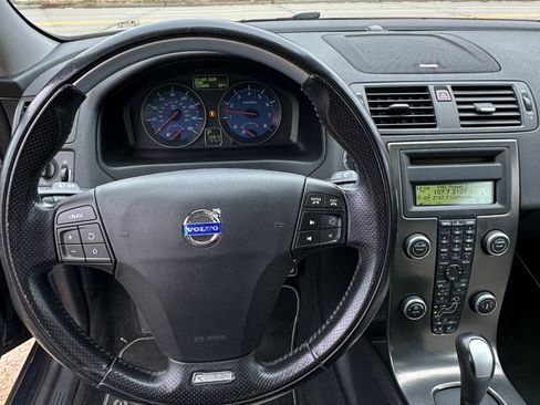 Used 2010 Volvo C30 T5 R-Design image 10