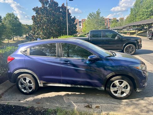 Used 2016 Honda HR-V EX image 8
