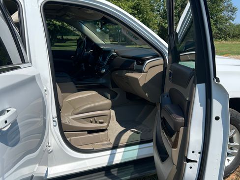Used 2020 Chevrolet Tahoe LT w/ Luxury Package AWD/4WD image 10