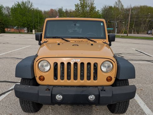 Used 2013 Jeep Wrangler Unlimited Sport AWD/4WD image 2