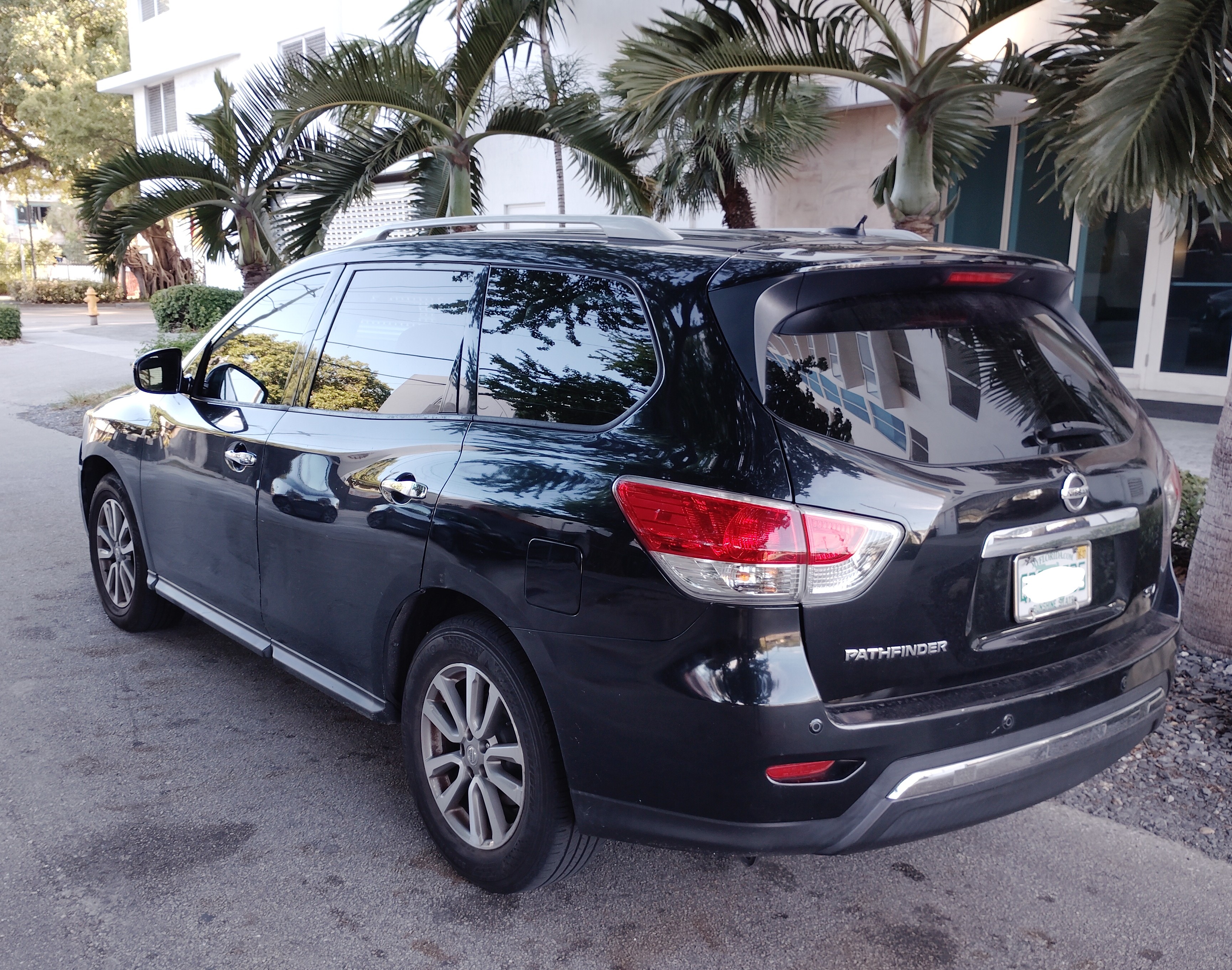 Used 2016 Nissan Pathfinder SV FWD image 8