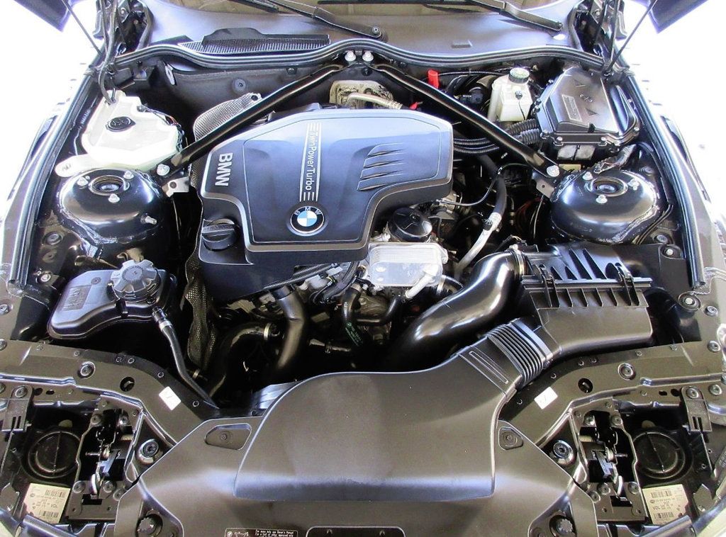 Used 2012 BMW Z4 sDrive28i RWD image 2
