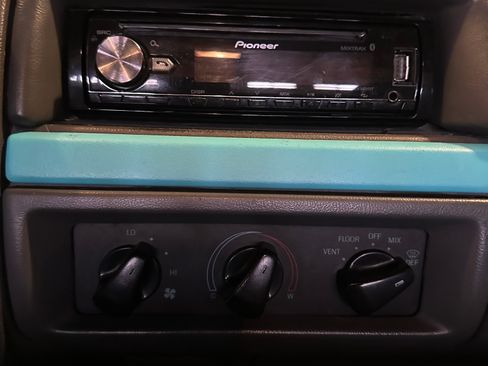 Used 1993 Ford F150 2WD Regular Cab image 8