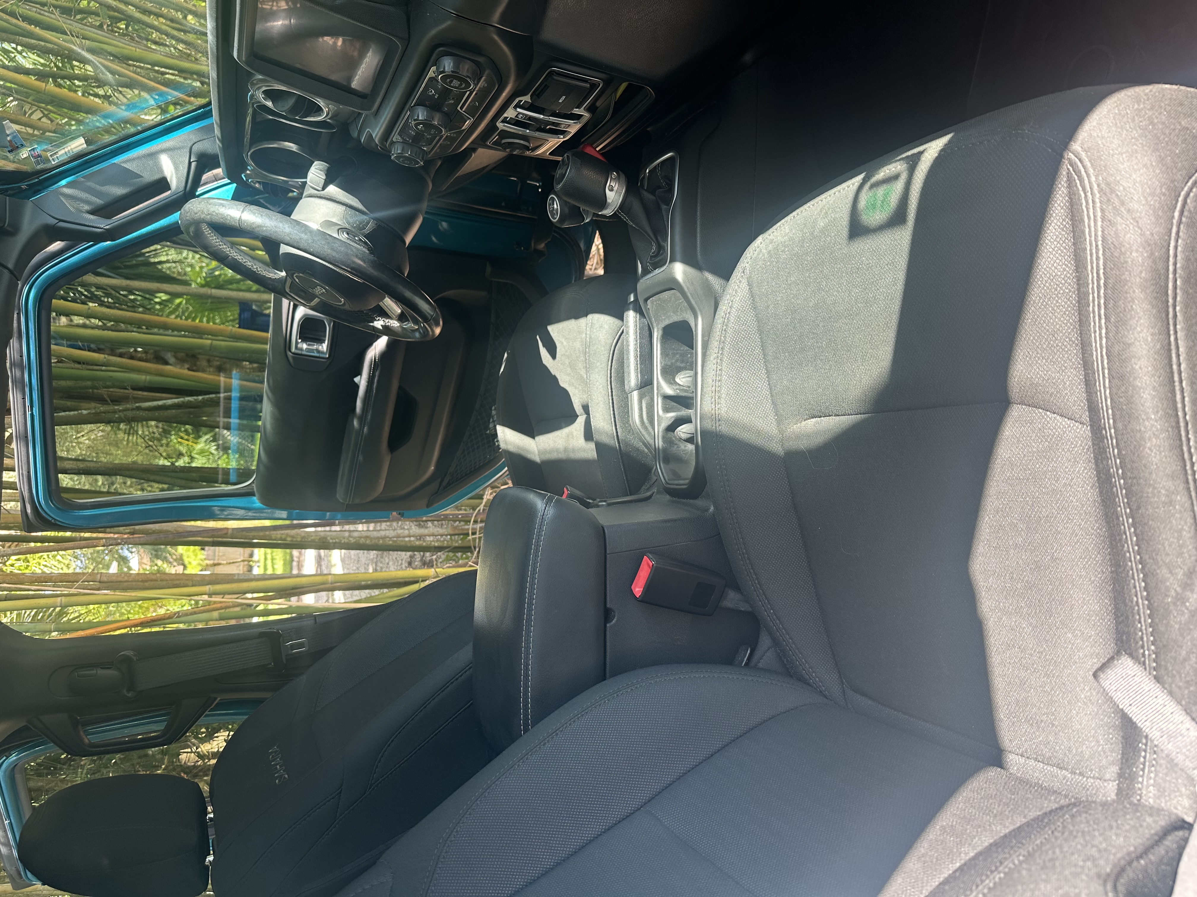 Used 2020 Jeep Wrangler Unlimited Sahara AWD/4WD image 12