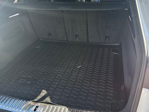 Used 2023 Audi SQ8 Prestige image 9