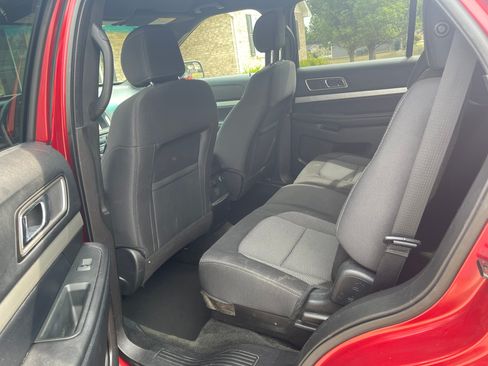 Used 2016 Ford Explorer XLT w/ Equipment Group 201A image 10