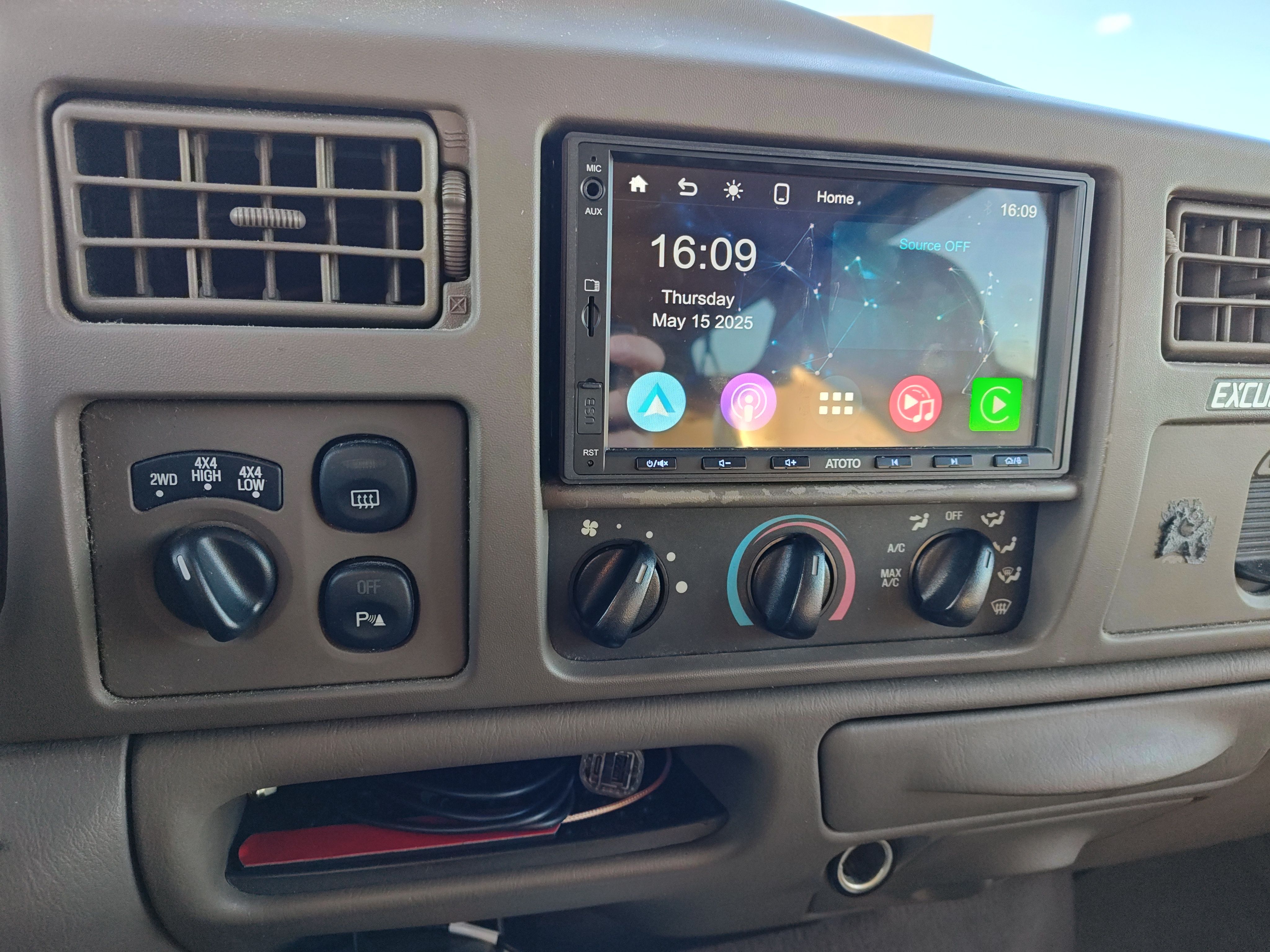 Used 2001 Ford Excursion Limited AWD/4WD image 14