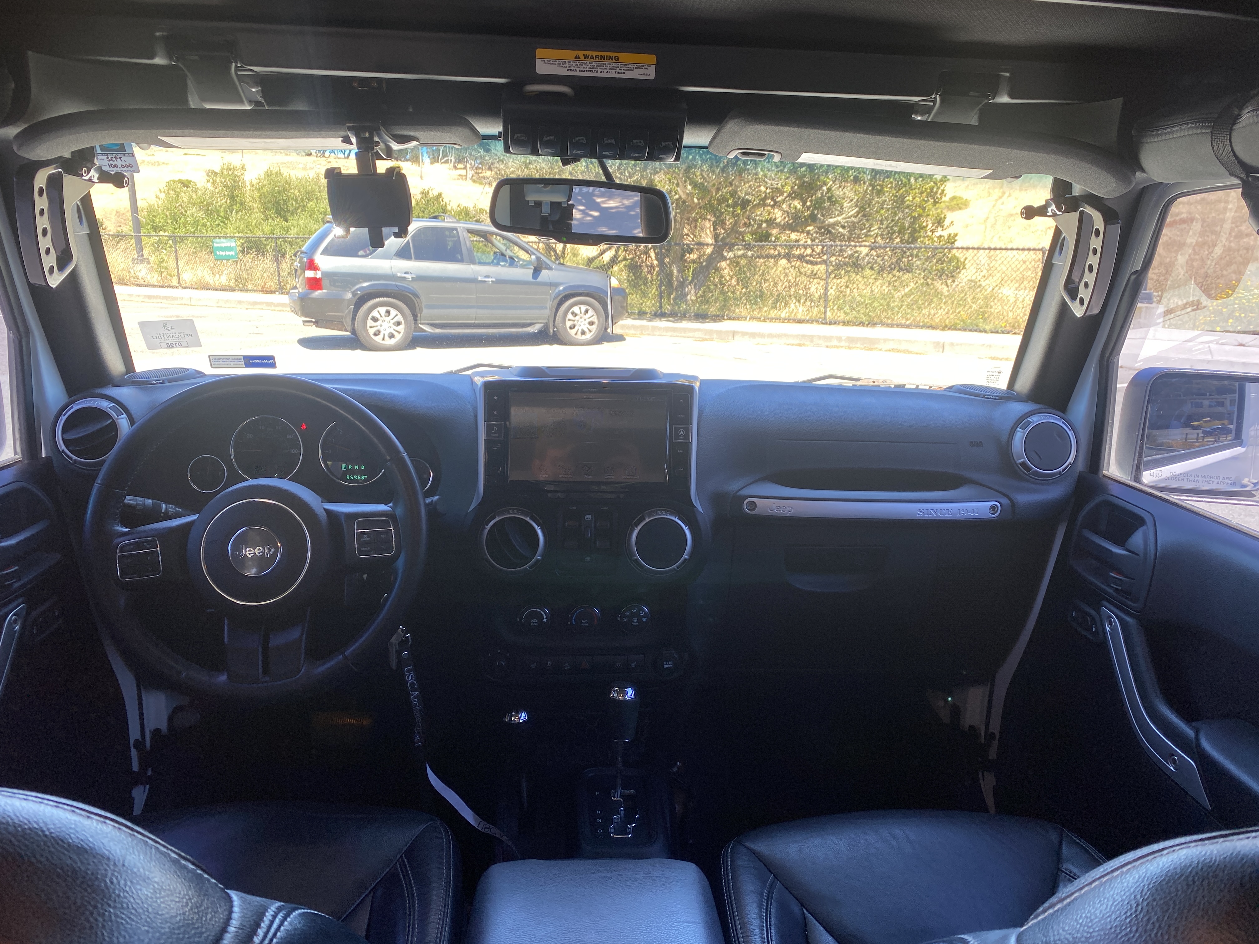 Used 2016 Jeep Wrangler Unlimited Rubicon w/ Connectivity Group AWD/4WD image 14
