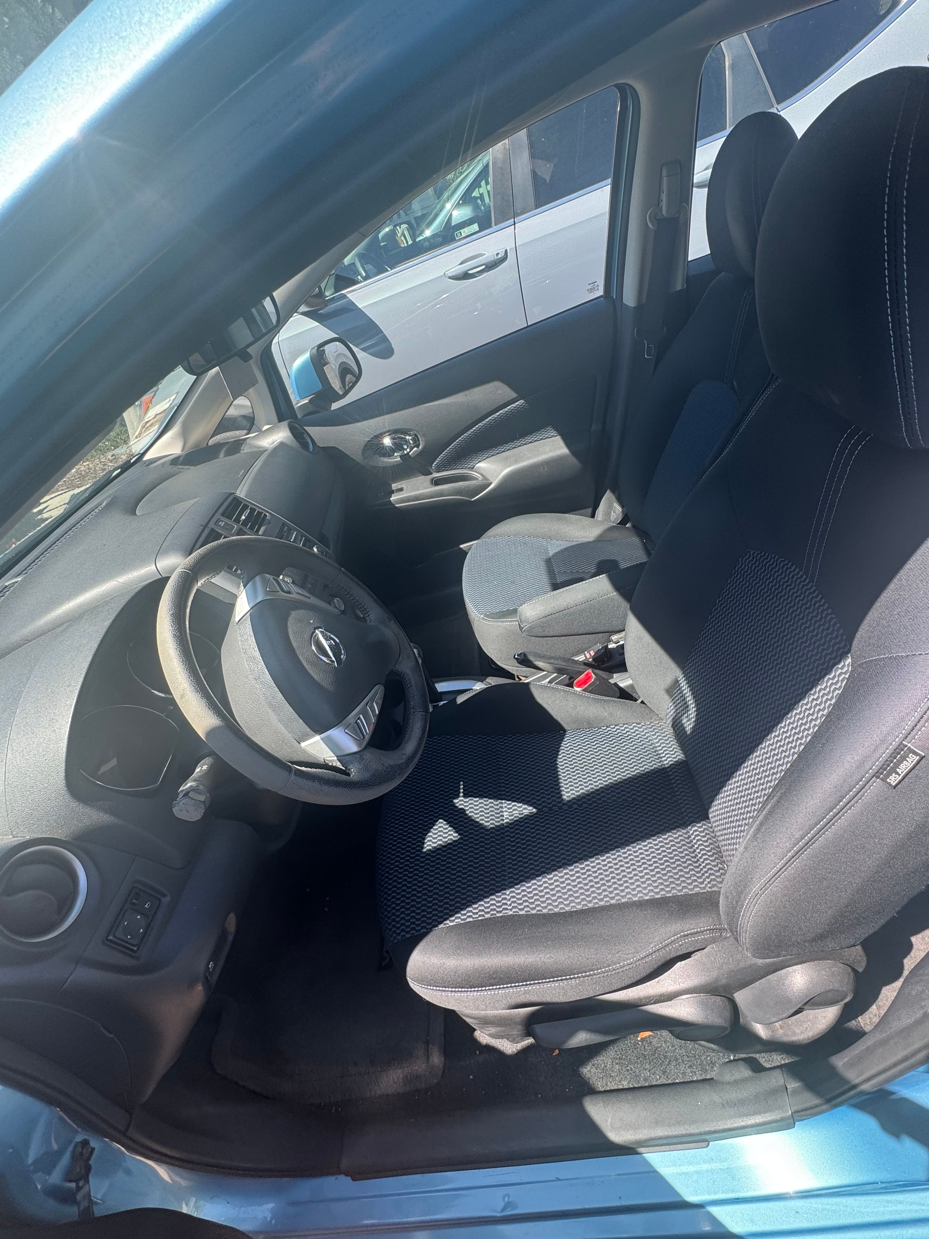 Used 2014 Nissan Versa Note SV w/ Convenience Package FWD image 1