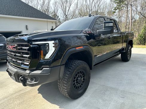 Used 2025 GMC Sierra 2500 AT4X w/ AT4X AEV Edition image 5