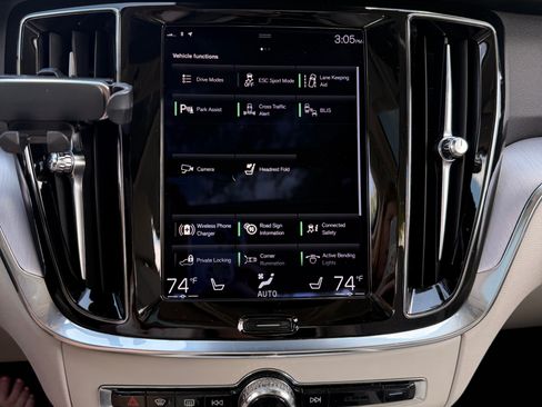 Used 2022 Volvo S60 B5 Momentum image 13