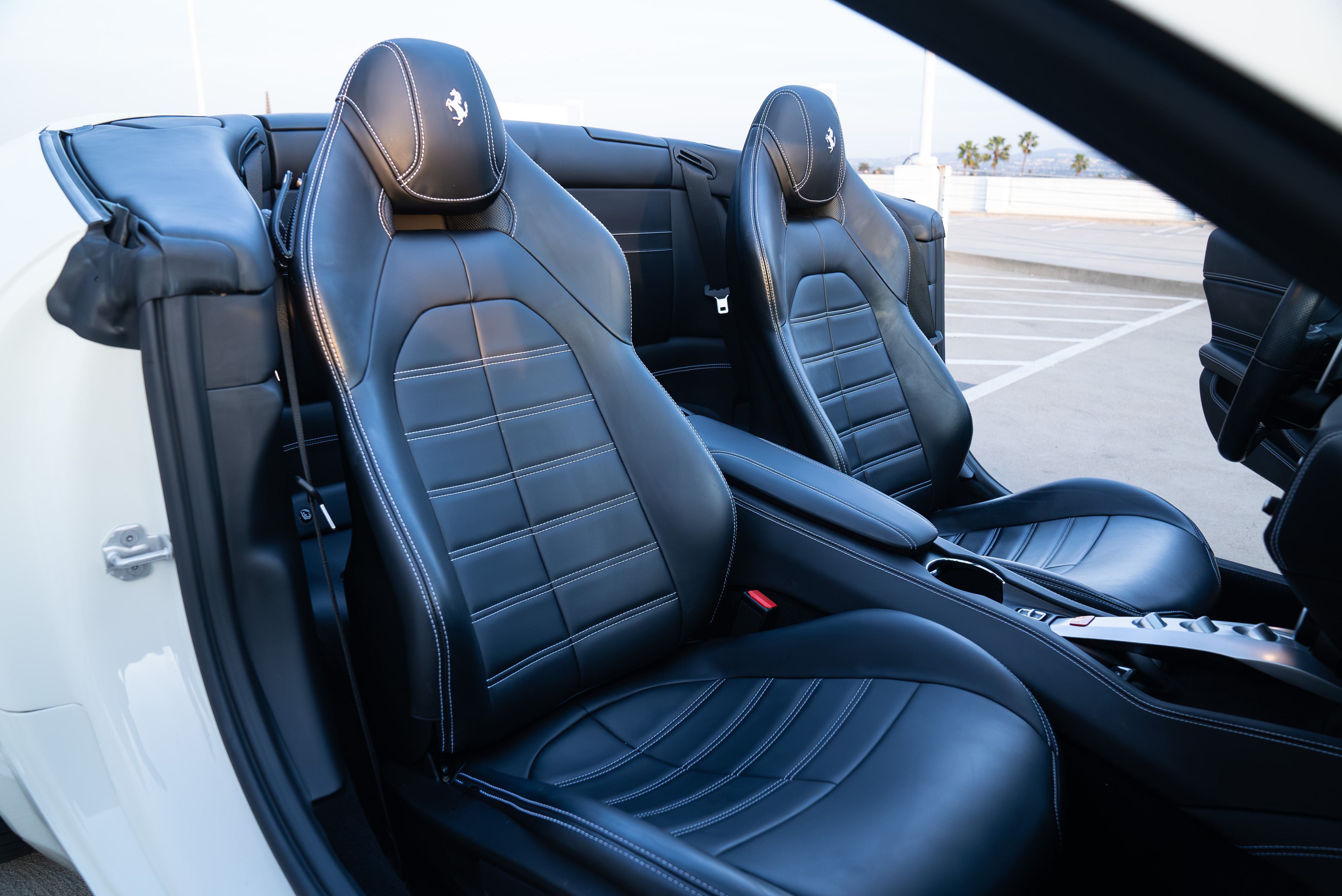 Used 2017 Ferrari California T RWD image 17