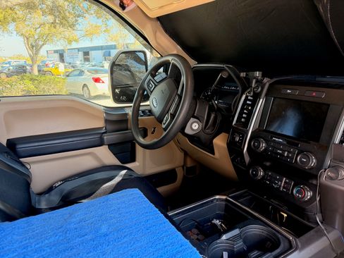 Used 2019 Ford F250 XLT w/ XLT Premium Package image 15