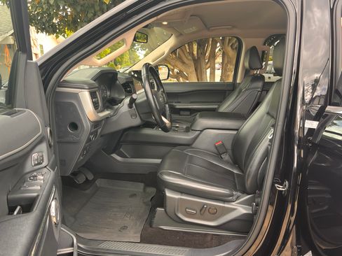 Used 2022 Ford Expedition Max XLT RWD image 6