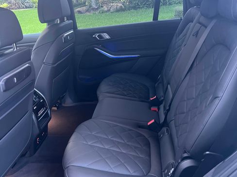 Used 2025 BMW X7 xDrive40i w/ M Sport Package image 10