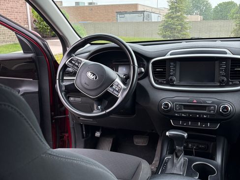 Used 2020 Kia Sorento LX w/ LX I4 Convenience Package image 16