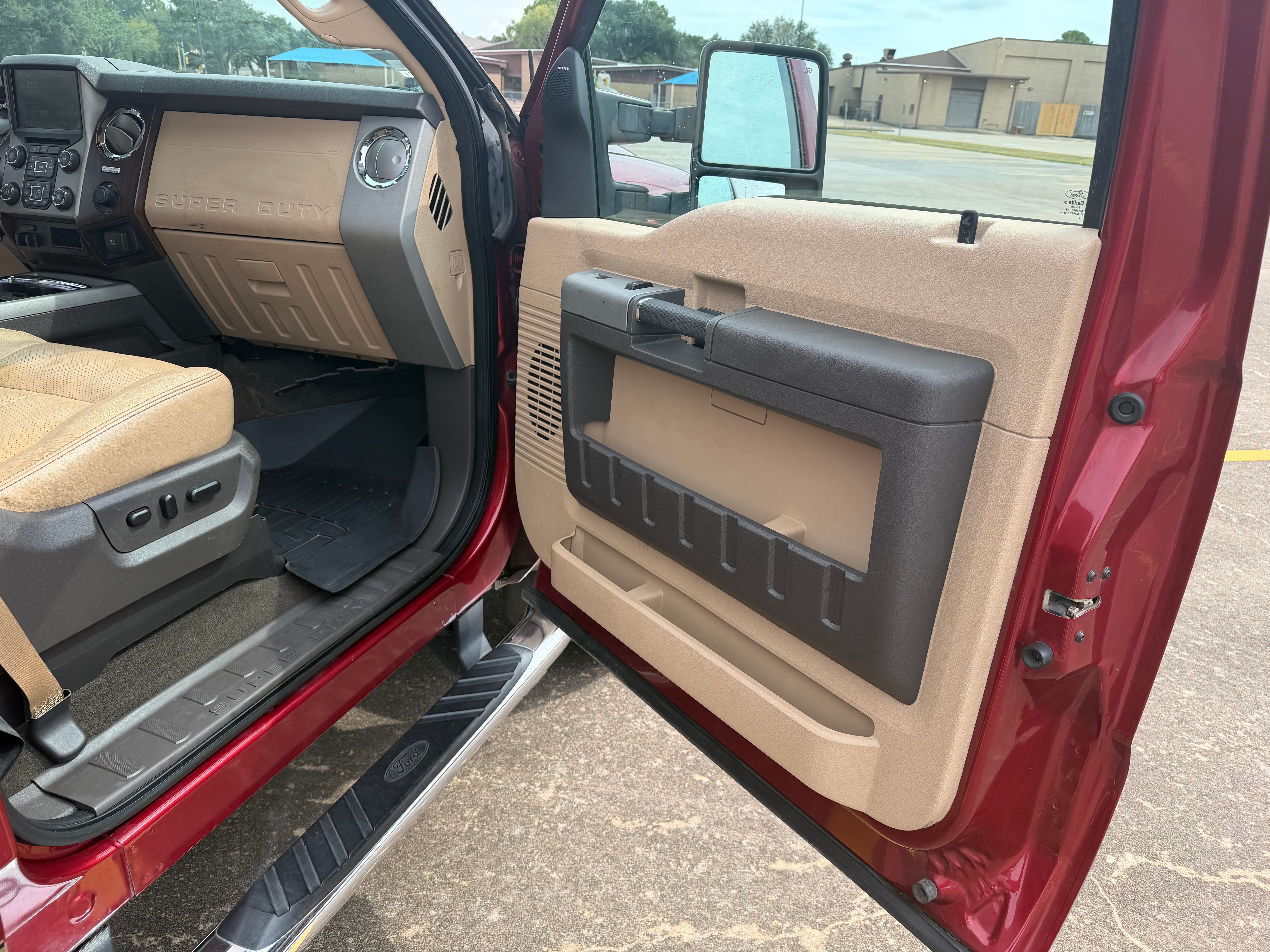 Used 2014 Ford F250 Lariat w/ Lariat Interior Package AWD/4WD image 17