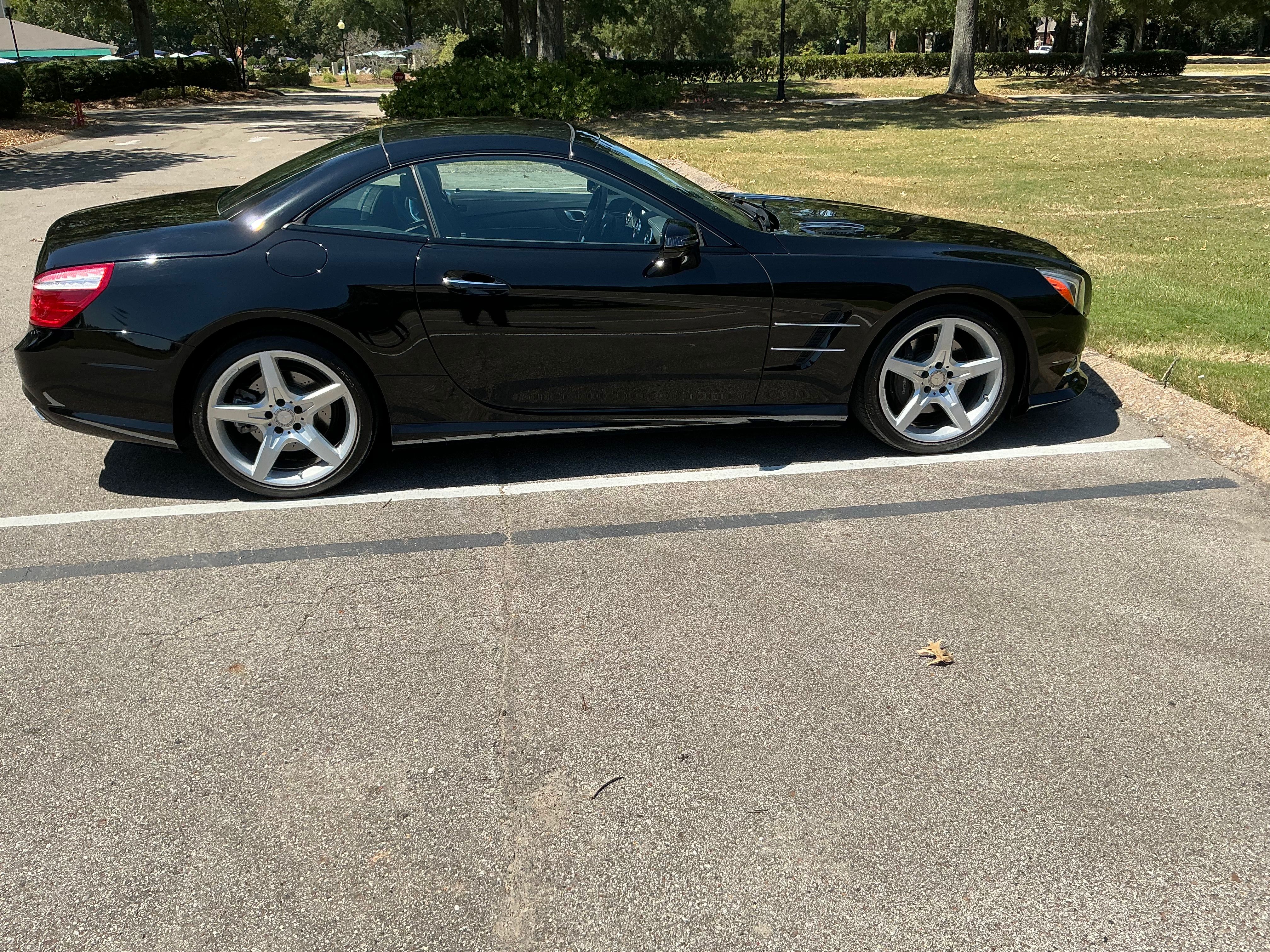 Used 2016 Mercedes-Benz SL 550 image 1