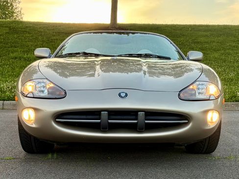 Used 1999 Jaguar XK8 Convertible RWD image 17
