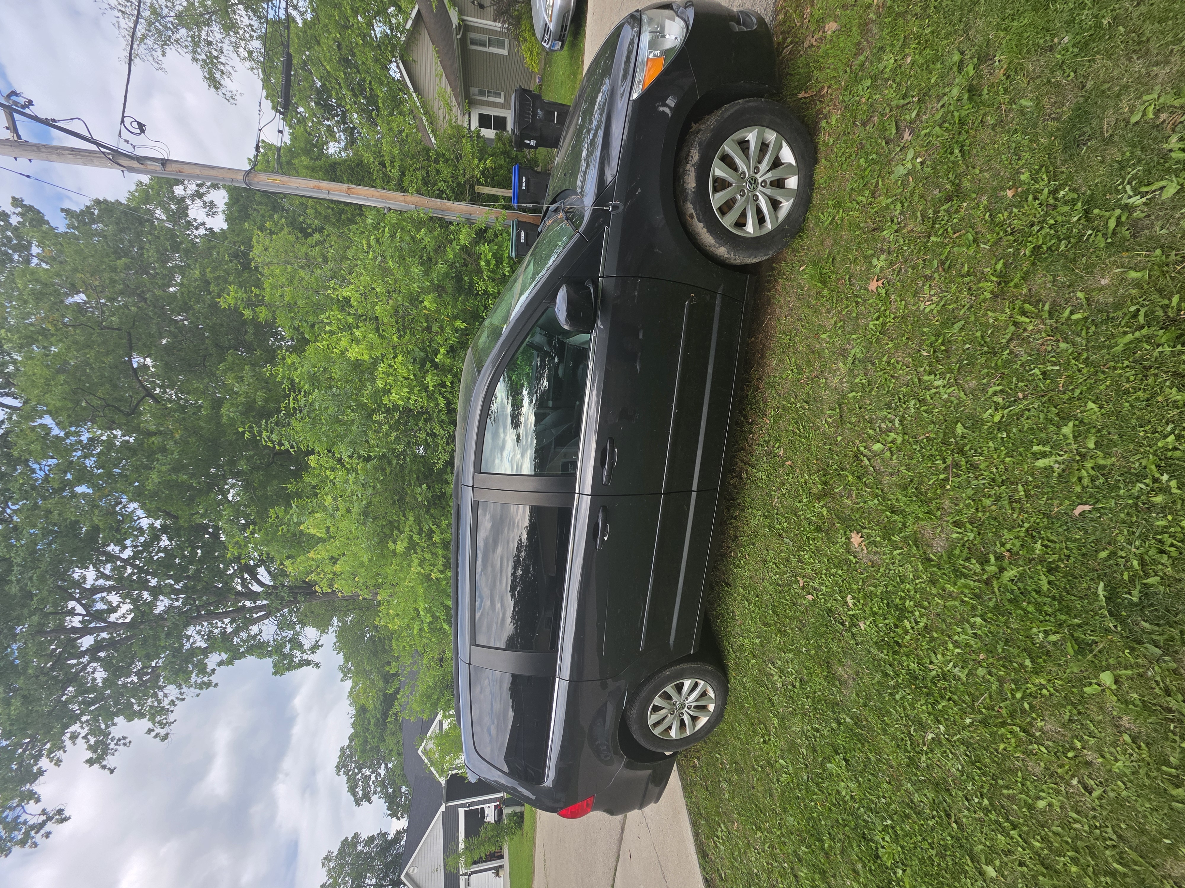 Used 2012 Volkswagen Routan SE FWD image 15