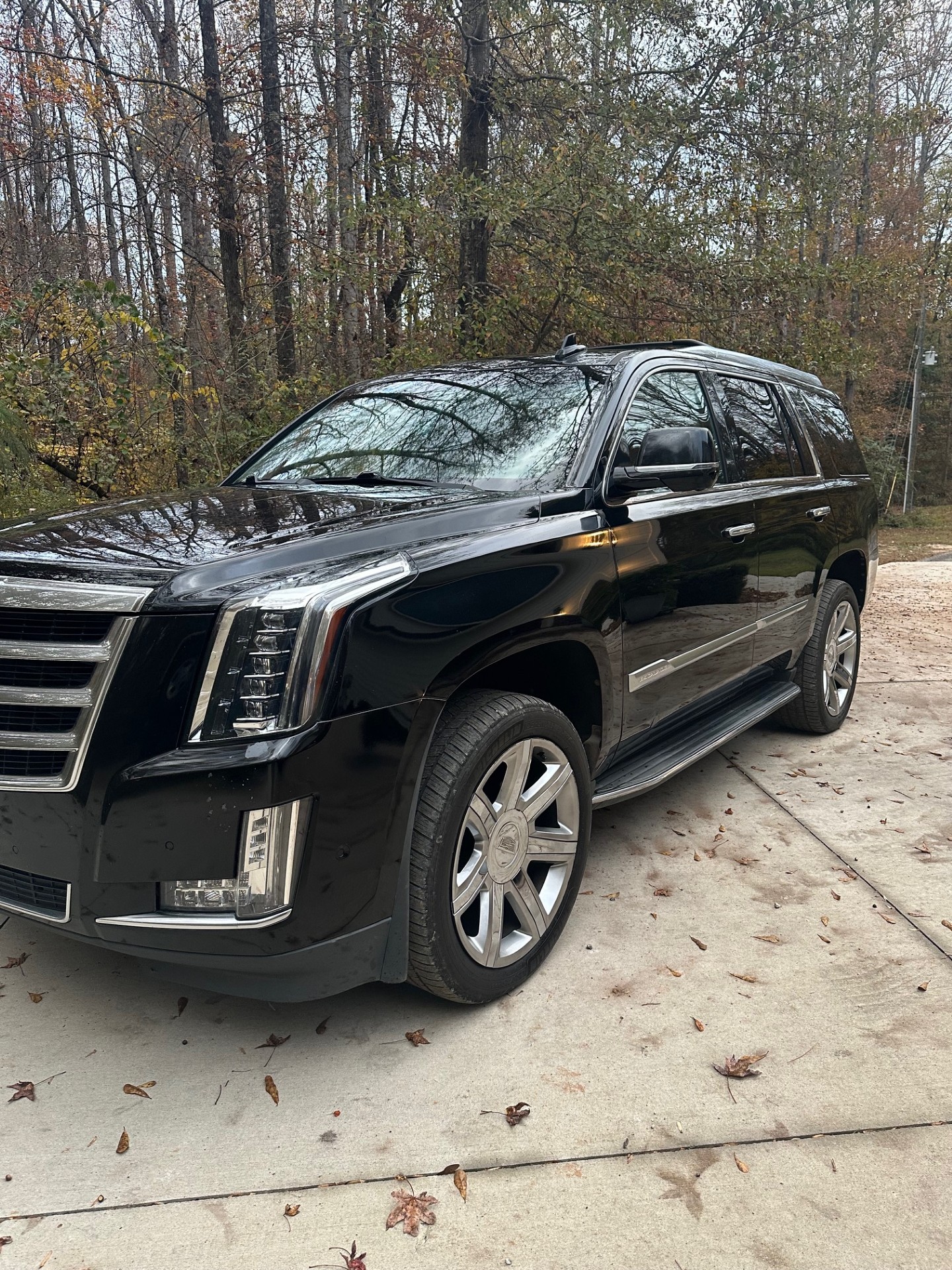Used 2018 Cadillac Escalade Premium Luxury AWD/4WD image 9