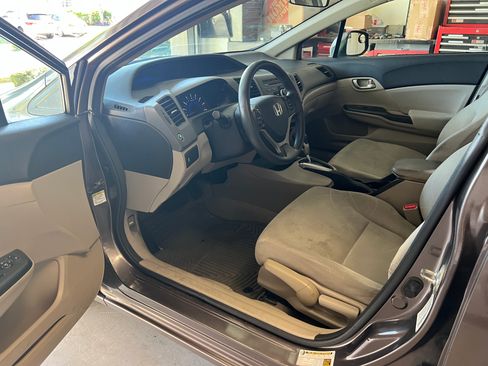 Used 2012 Honda Civic LX image 4